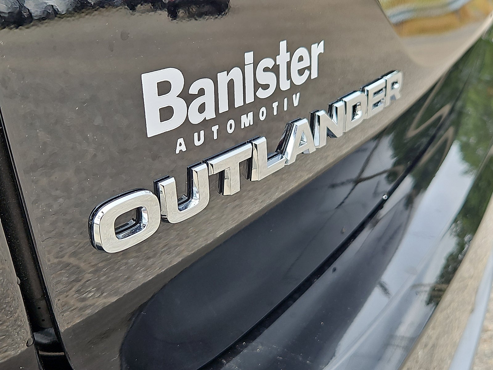 2026 Mitsubishi Outlander SE