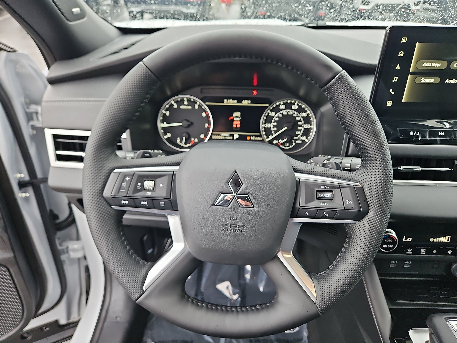 2026 Mitsubishi Outlander SE