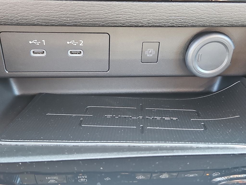 2026 Mitsubishi Outlander SE