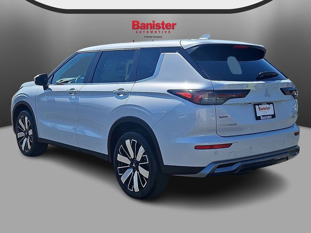 2026 Mitsubishi Outlander SE