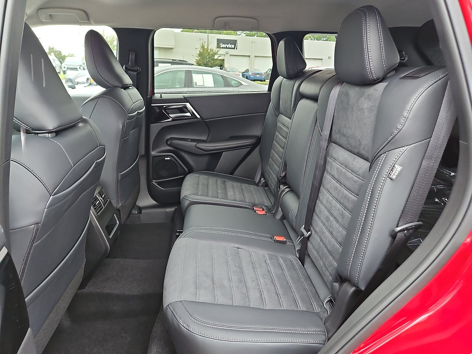 2026 Mitsubishi Outlander SE