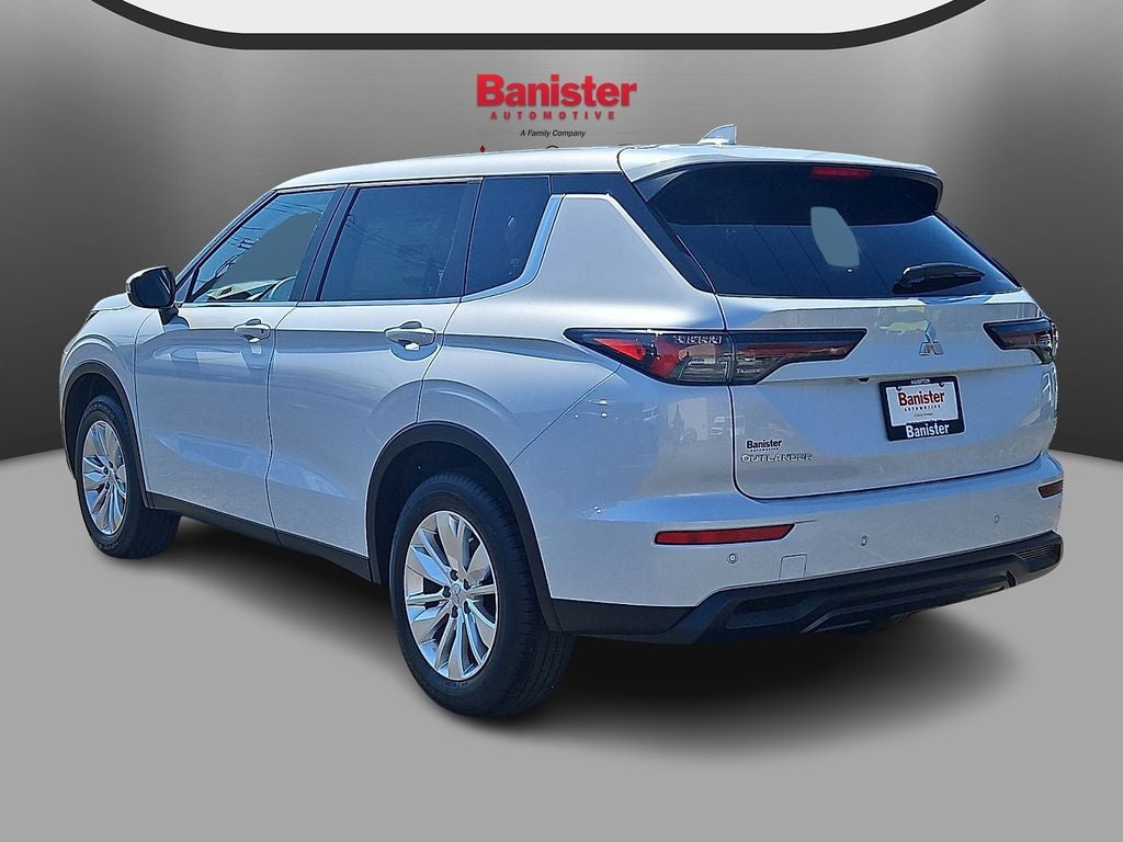 2026 Mitsubishi Outlander ES