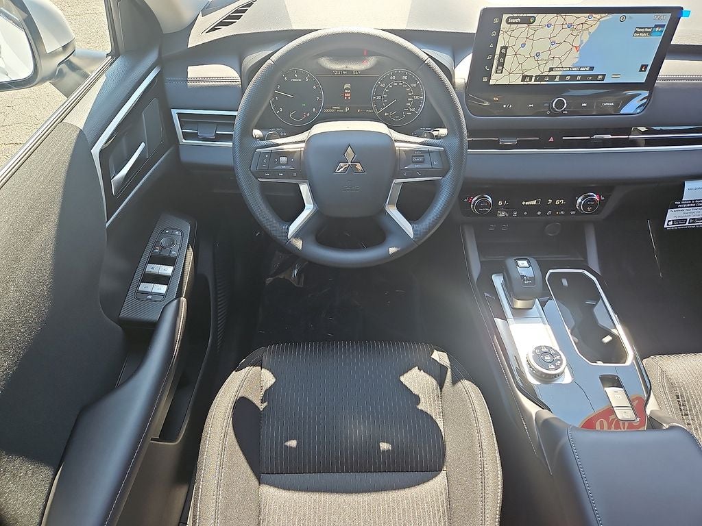 2026 Mitsubishi Outlander ES