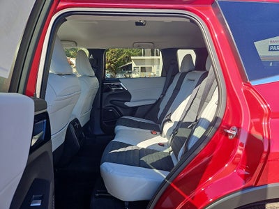 2025 Mitsubishi Outlander SE