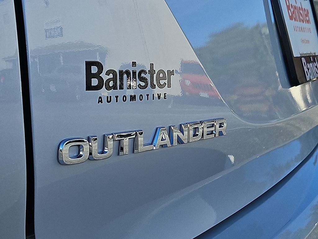 2025 Mitsubishi Outlander SE