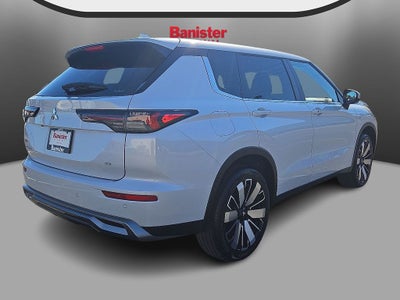2025 Mitsubishi Outlander SE