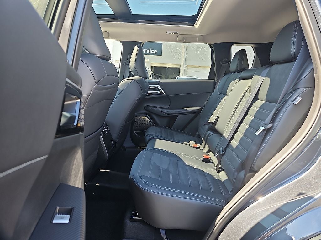 2026 Mitsubishi Outlander SE