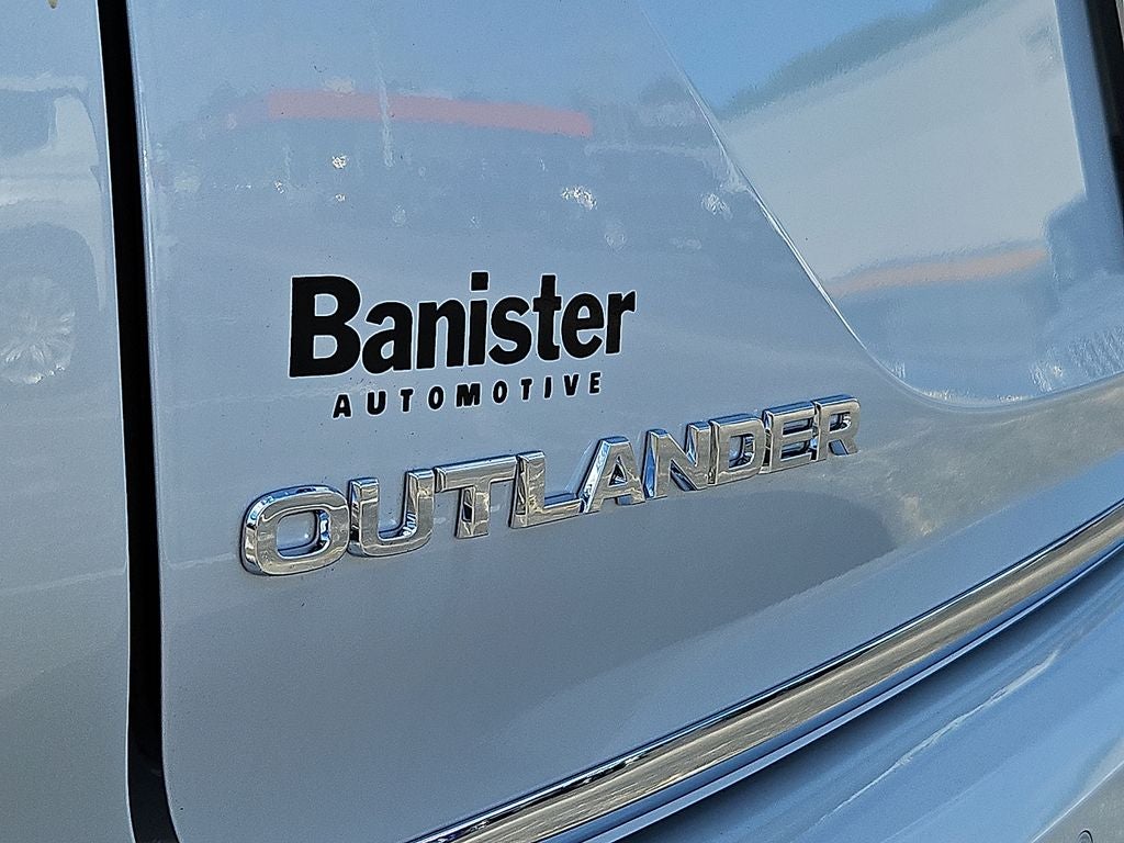 2025 Mitsubishi Outlander PHEV SE