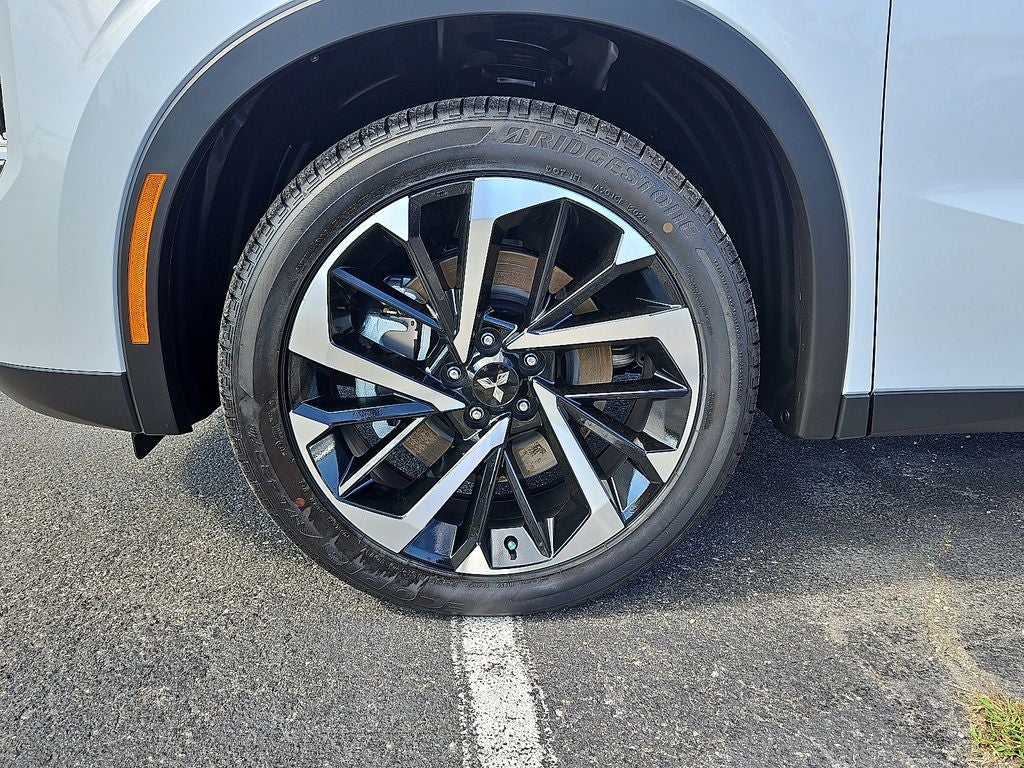 2025 Mitsubishi Outlander PHEV SE