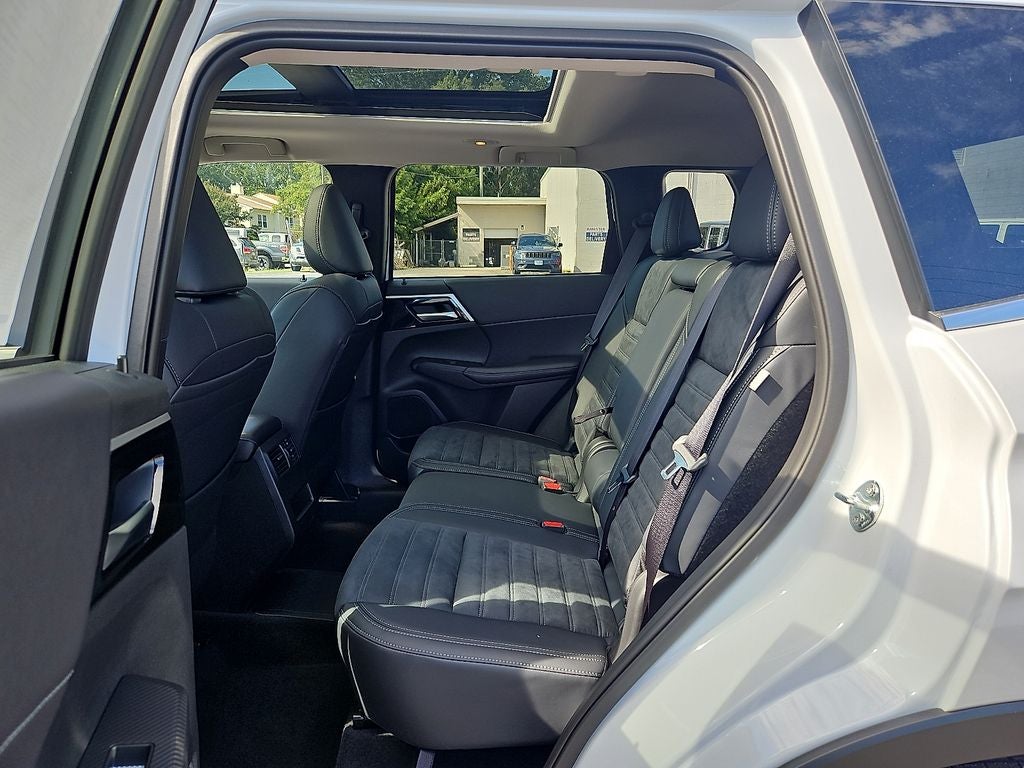 2025 Mitsubishi Outlander PHEV SE