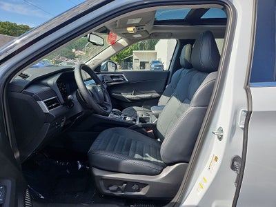 2025 Mitsubishi Outlander PHEV SE